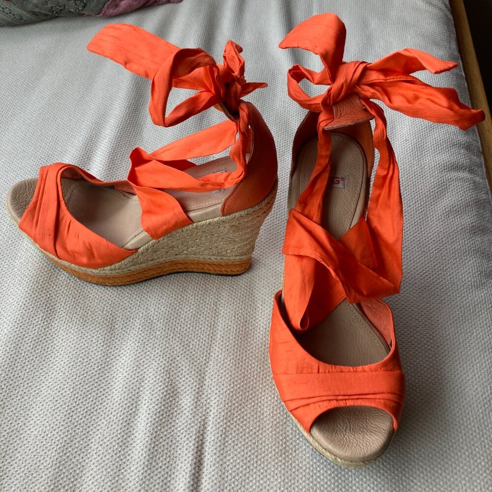 UGG Luciana Sandals Women’s 6.5 • Orange Strappy • Summer comfort! - Picture 2 of 6